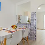 B21 - Oliveira Cozy Flat