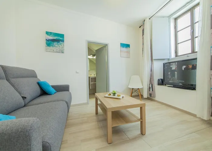 B21 - Oliveira Cozy Flat