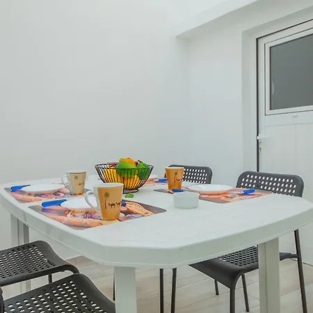 Apartment B21 - Oliveira Cozy Flat *