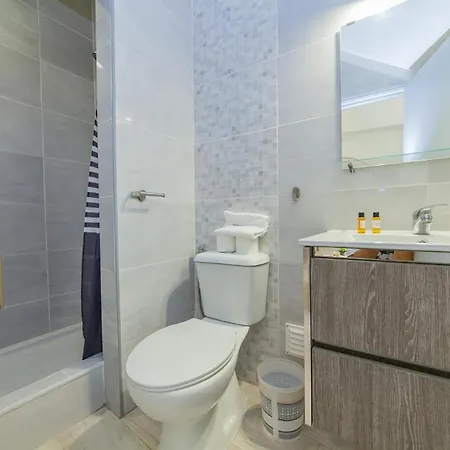 B21 - Oliveira Cozy Flat Lagos