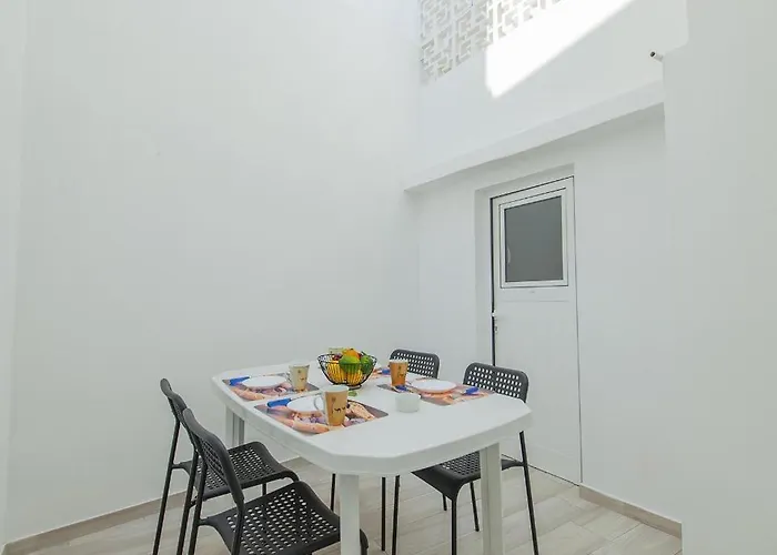 Apartament B21 - Oliveira Cozy Flat Lagos